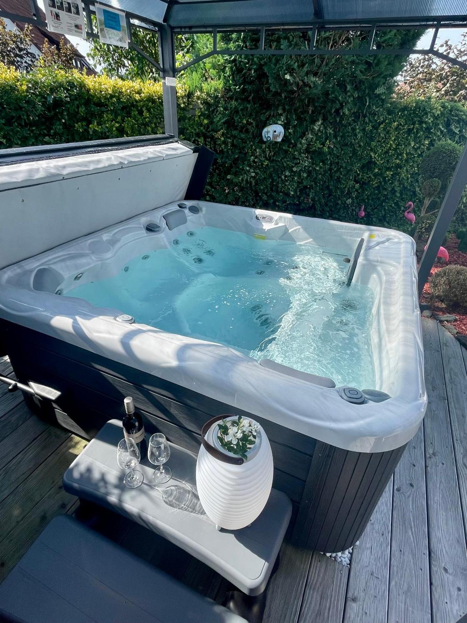 Ferienwohnung Schlossblick - 4 Sterne Sauna Pool Whirlpool Exklusiv Braunfels Kültér fotó