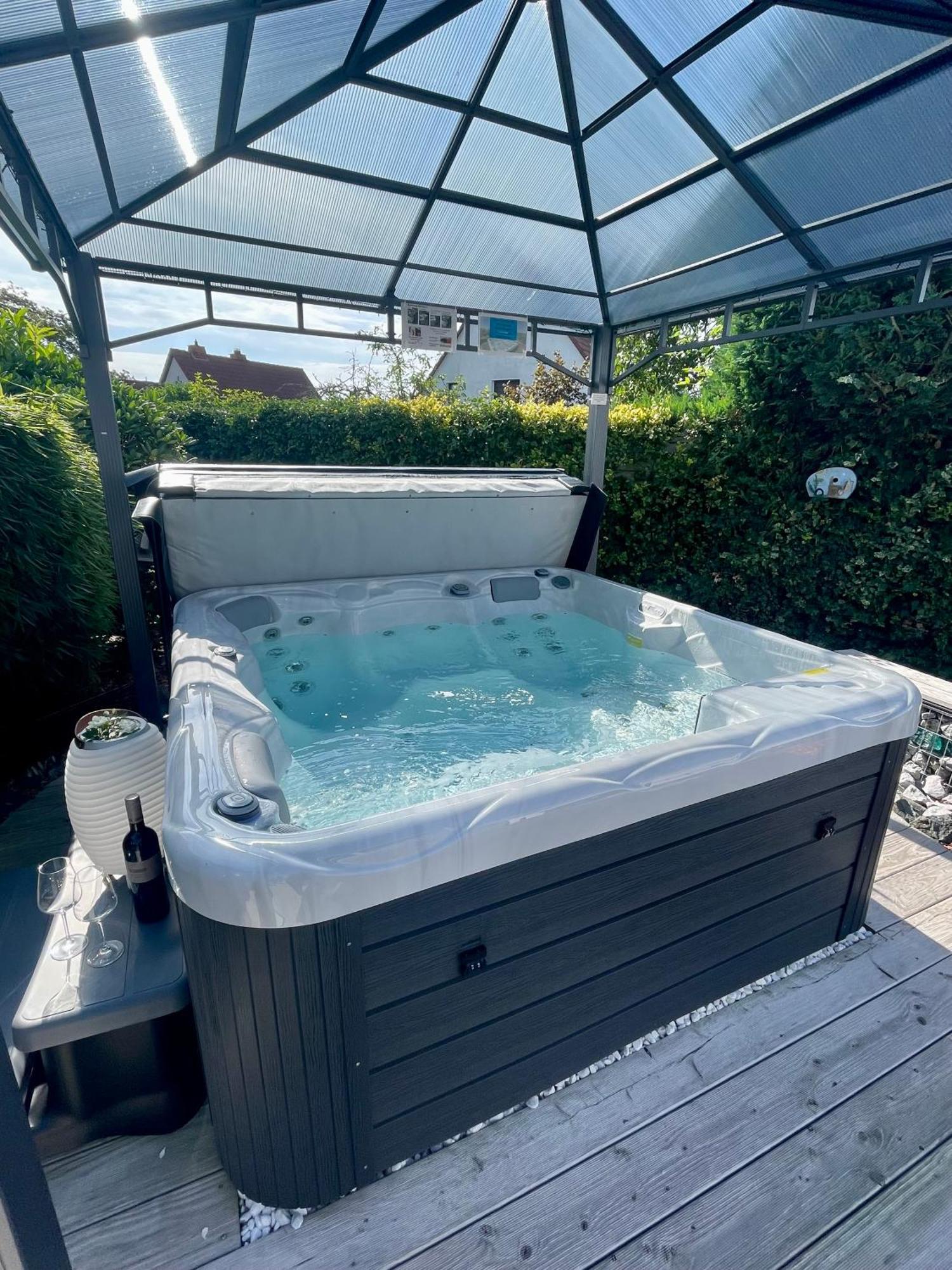 Ferienwohnung Schlossblick - 4 Sterne Sauna Pool Whirlpool Exklusiv Braunfels Kültér fotó